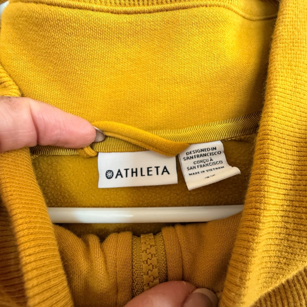 Athleta Plus Size Triumph Hoodie! - Picture 3 of 5